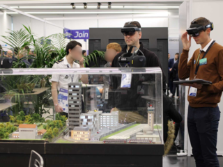 Demos on stand